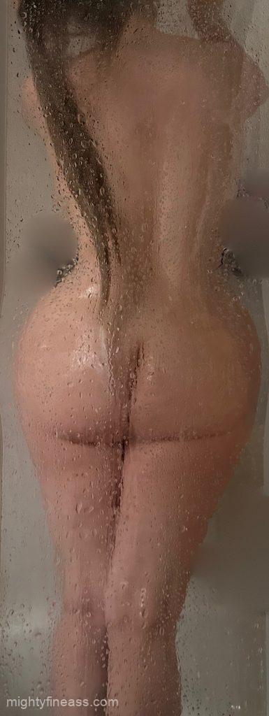 MILF PAWG shower