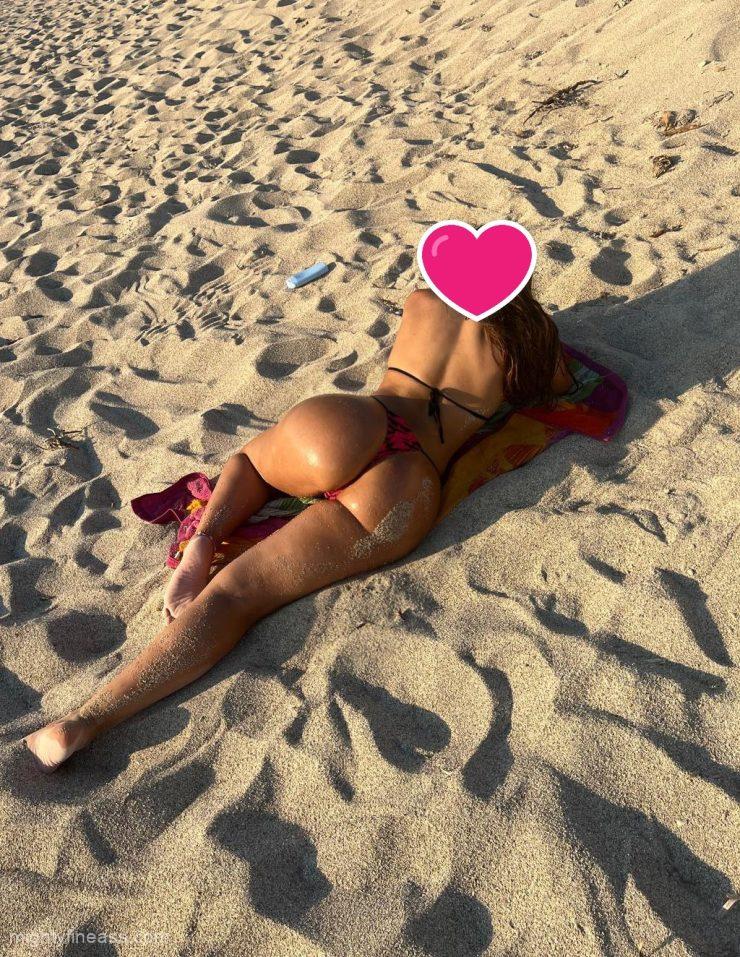 My 19 years old girlfriend in new bikini